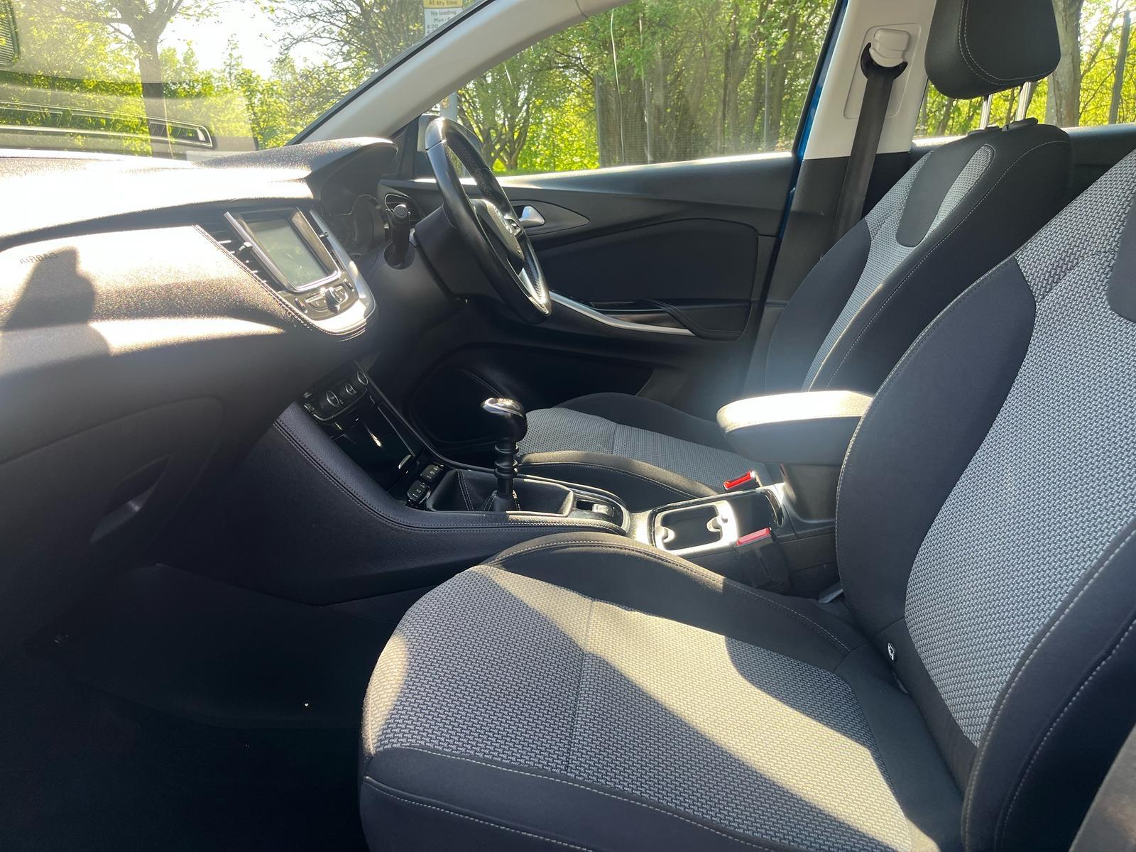 Vauxhall Grandland X 1.2 Turbo SE SUV 5dr Petrol Manual Euro 6 (s/s) (130 ps)
