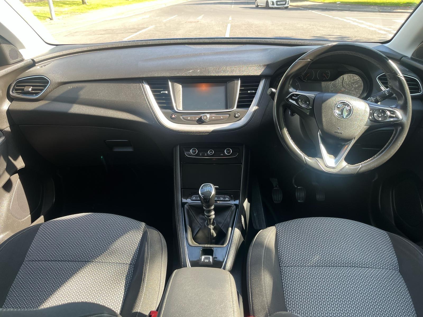 Vauxhall Grandland X 1.2 Turbo SE SUV 5dr Petrol Manual Euro 6 (s/s) (130 ps)