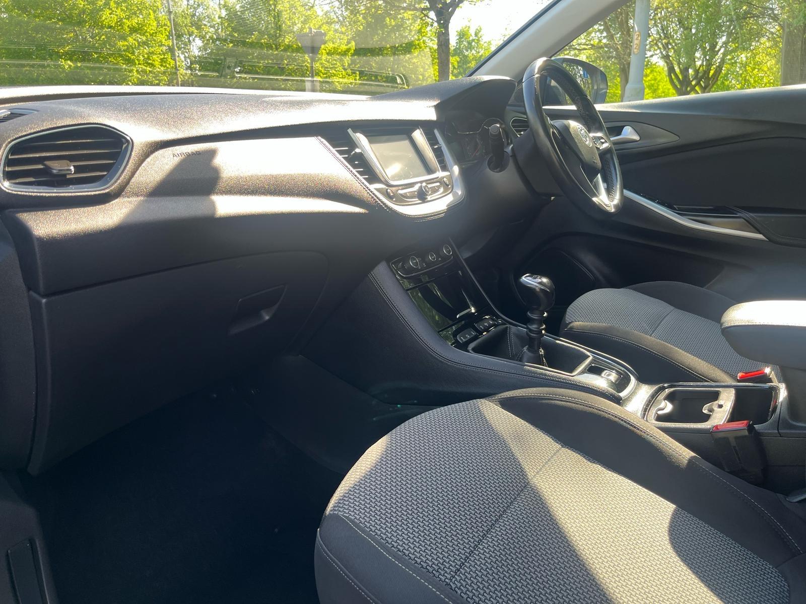 Vauxhall Grandland X 1.2 Turbo SE SUV 5dr Petrol Manual Euro 6 (s/s) (130 ps)