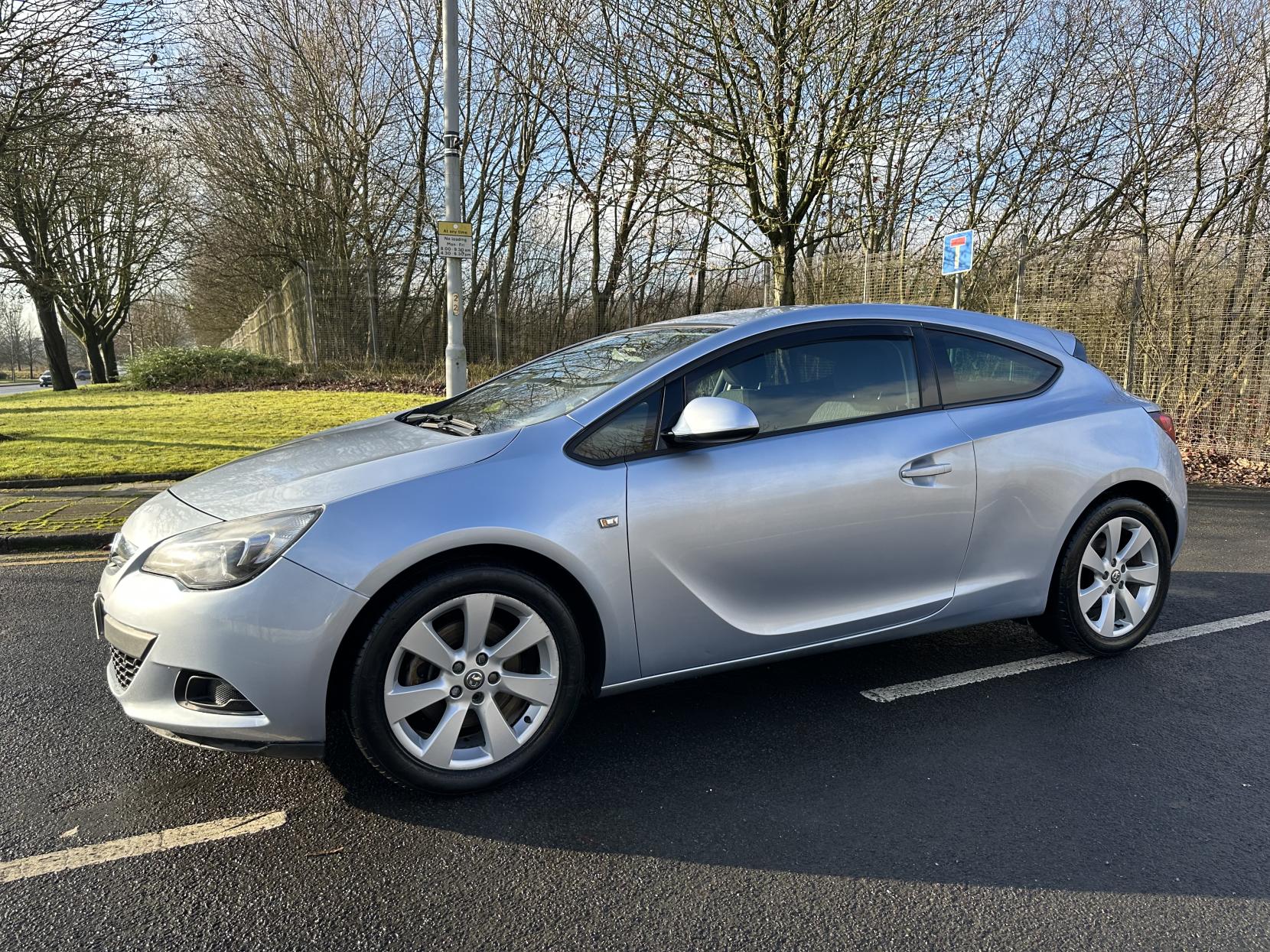 Vauxhall Astra GTC 1.4T Sport Coupe 3dr Petrol Manual Euro 5 (s/s) (140 ps)