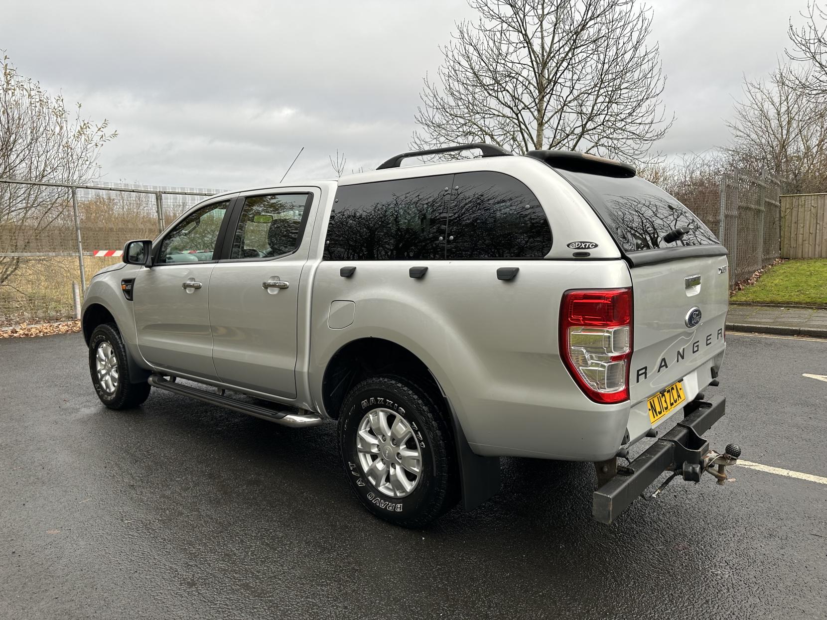 Ford Ranger 2.2 TDCi XLT Super Pickup Extended Cab 4dr Diesel Manual 4WD Euro 5 (150 ps)