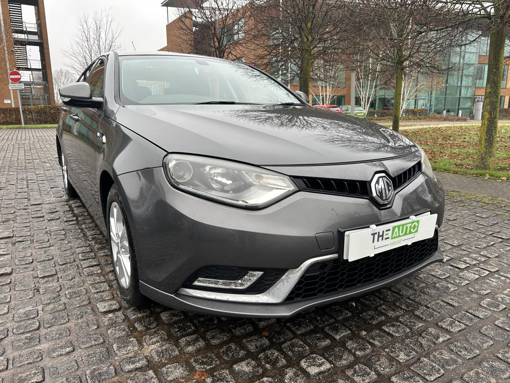 MG MG6 1.9 DTi Tech TS Hatchback 5dr Diesel Manual Euro 5 (s/s) (150 ps)