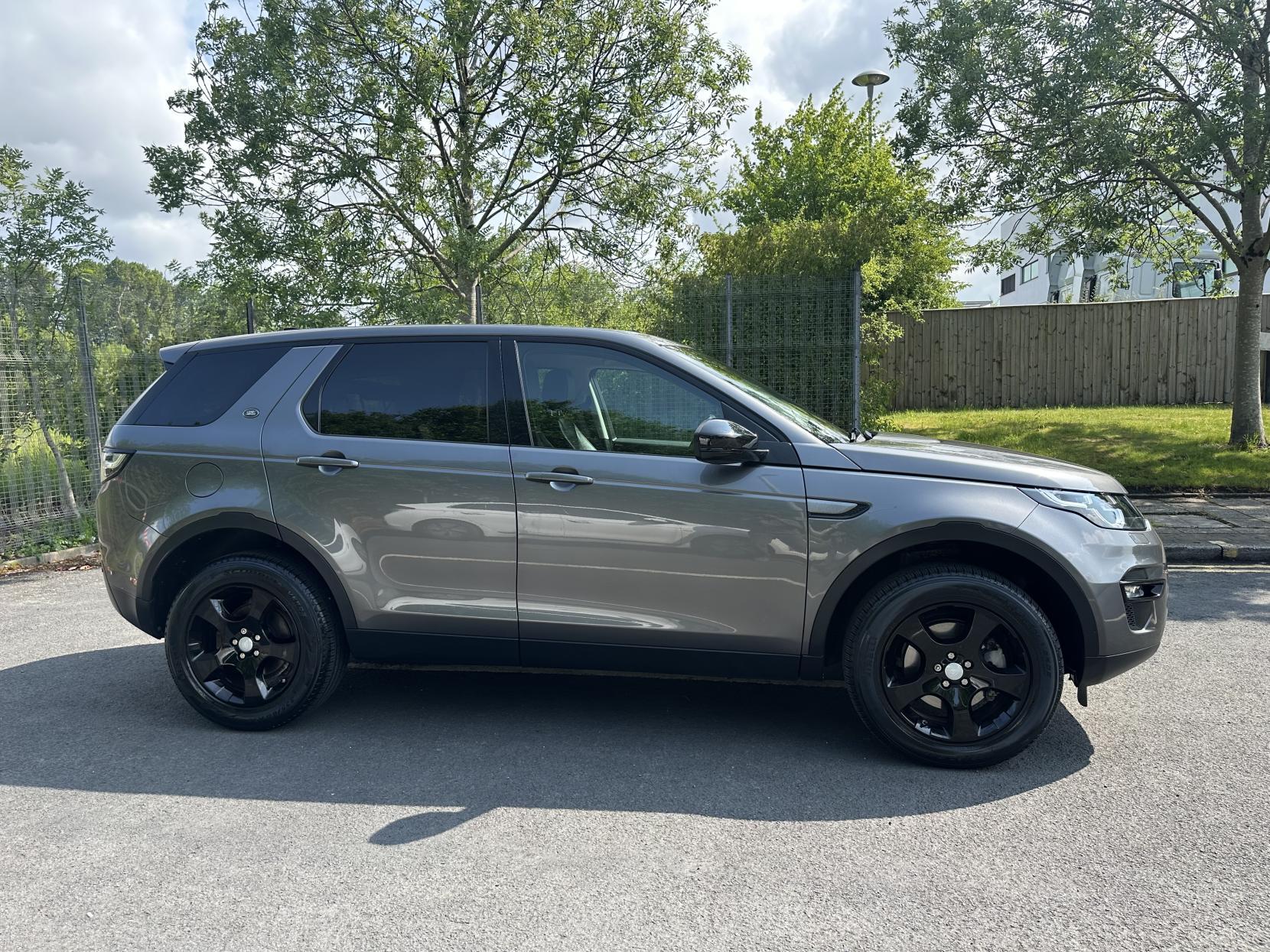 Land Rover Discovery Sport 2.0 TD4 HSE SUV 5dr Diesel Manual 4WD Euro 6 (s/s) (5 Seat) (150 ps)