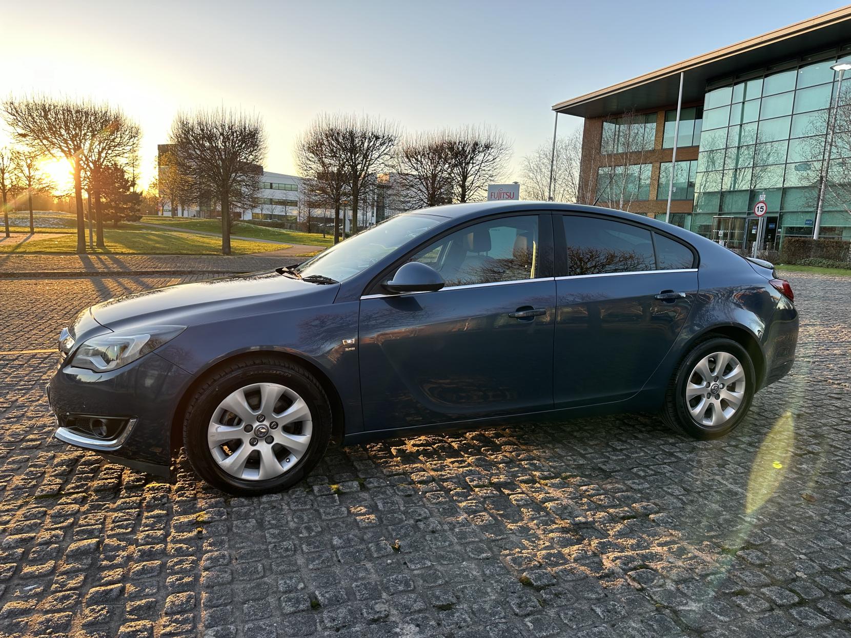 Vauxhall Insignia 2.0 CDTi SRi Hatchback 5dr Diesel Auto Euro 5 (163 ps)