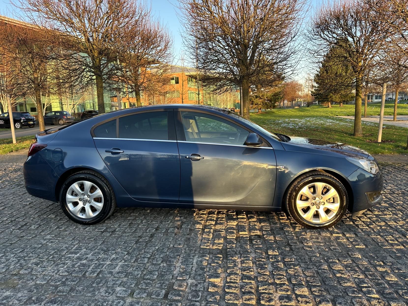 Vauxhall Insignia 2.0 CDTi SRi Hatchback 5dr Diesel Auto Euro 5 (163 ps)