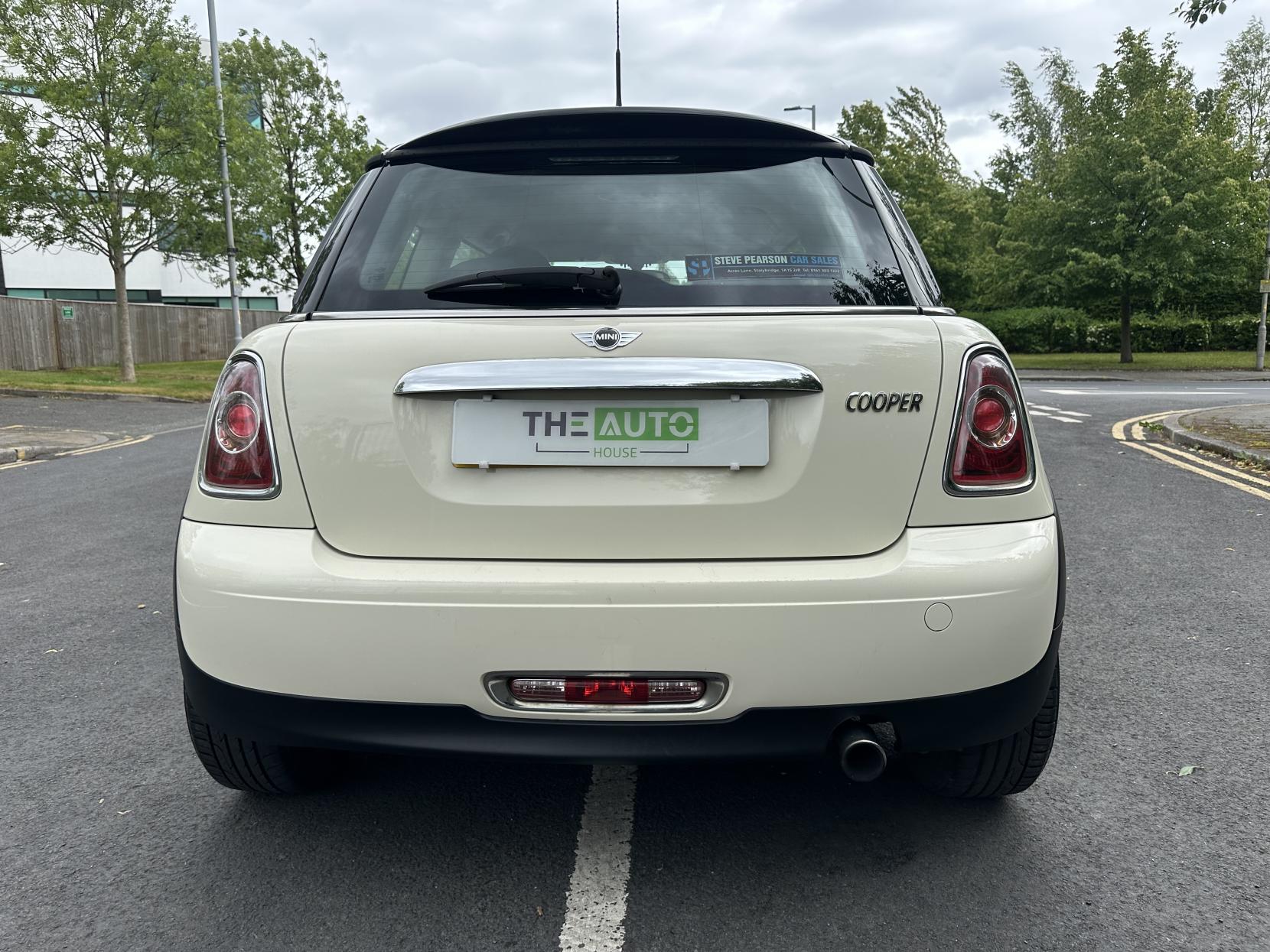 MINI Hatch 1.6 Cooper Hatchback 3dr Petrol Manual Euro 5 (s/s) (122 ps)