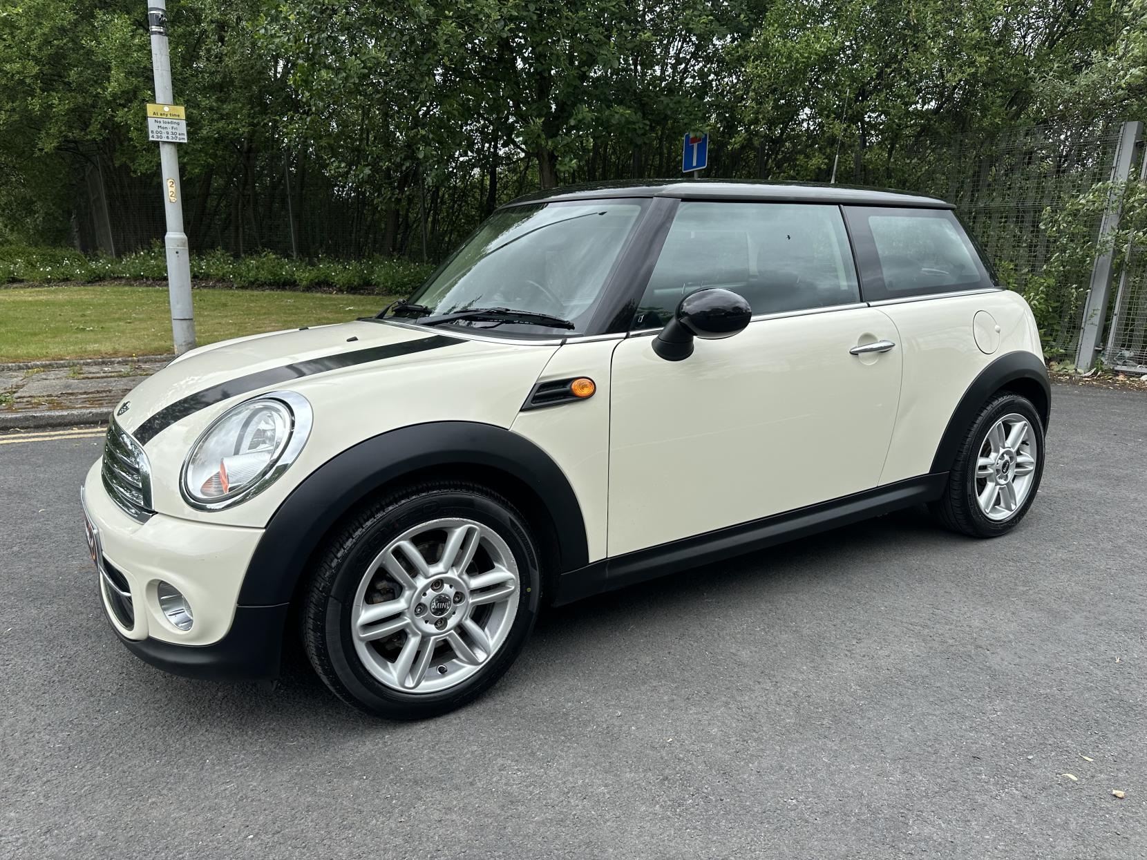 MINI Hatch 1.6 Cooper Hatchback 3dr Petrol Manual Euro 5 (s/s) (122 ps)