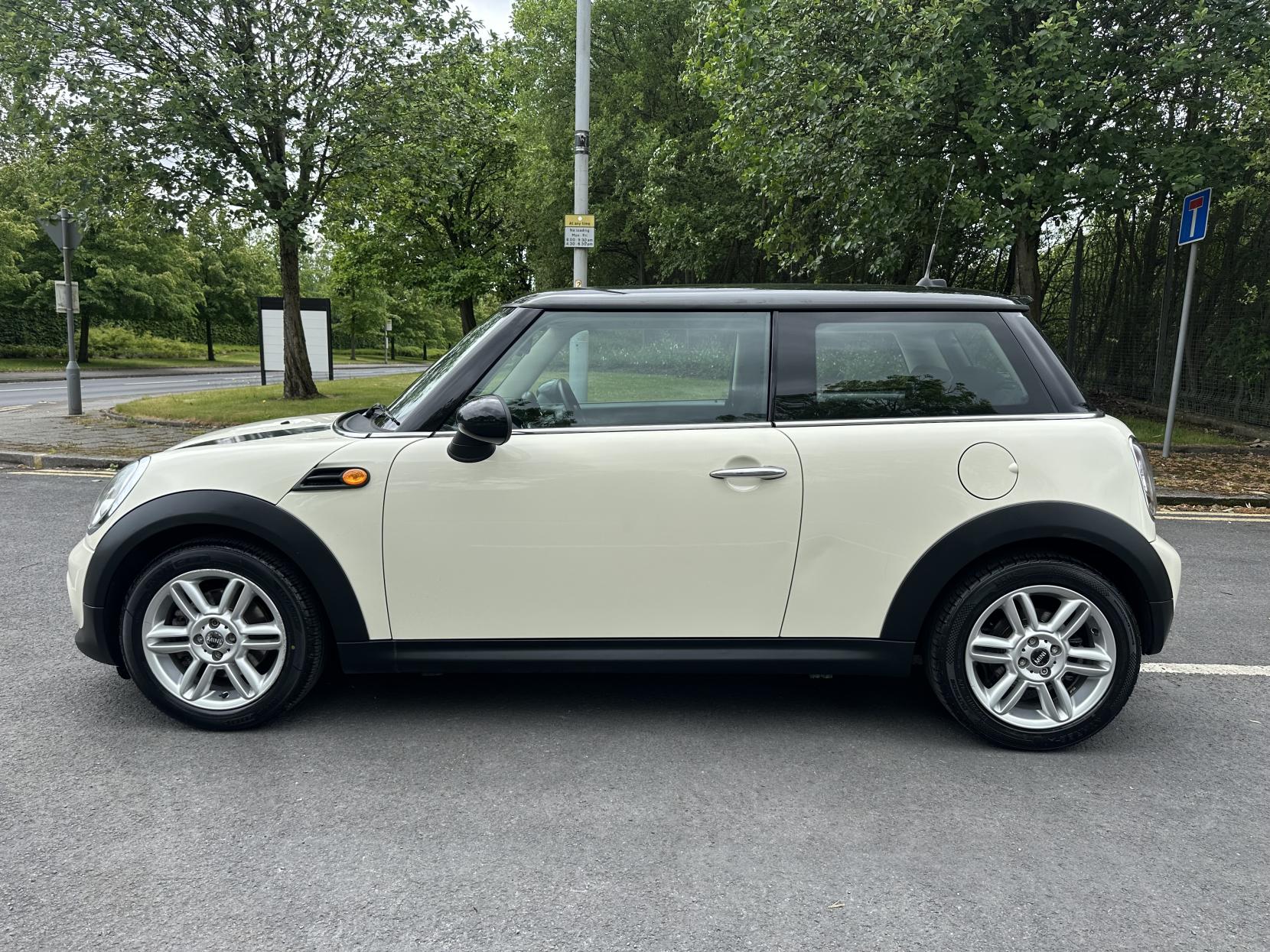 MINI Hatch 1.6 Cooper Hatchback 3dr Petrol Manual Euro 5 (s/s) (122 ps)