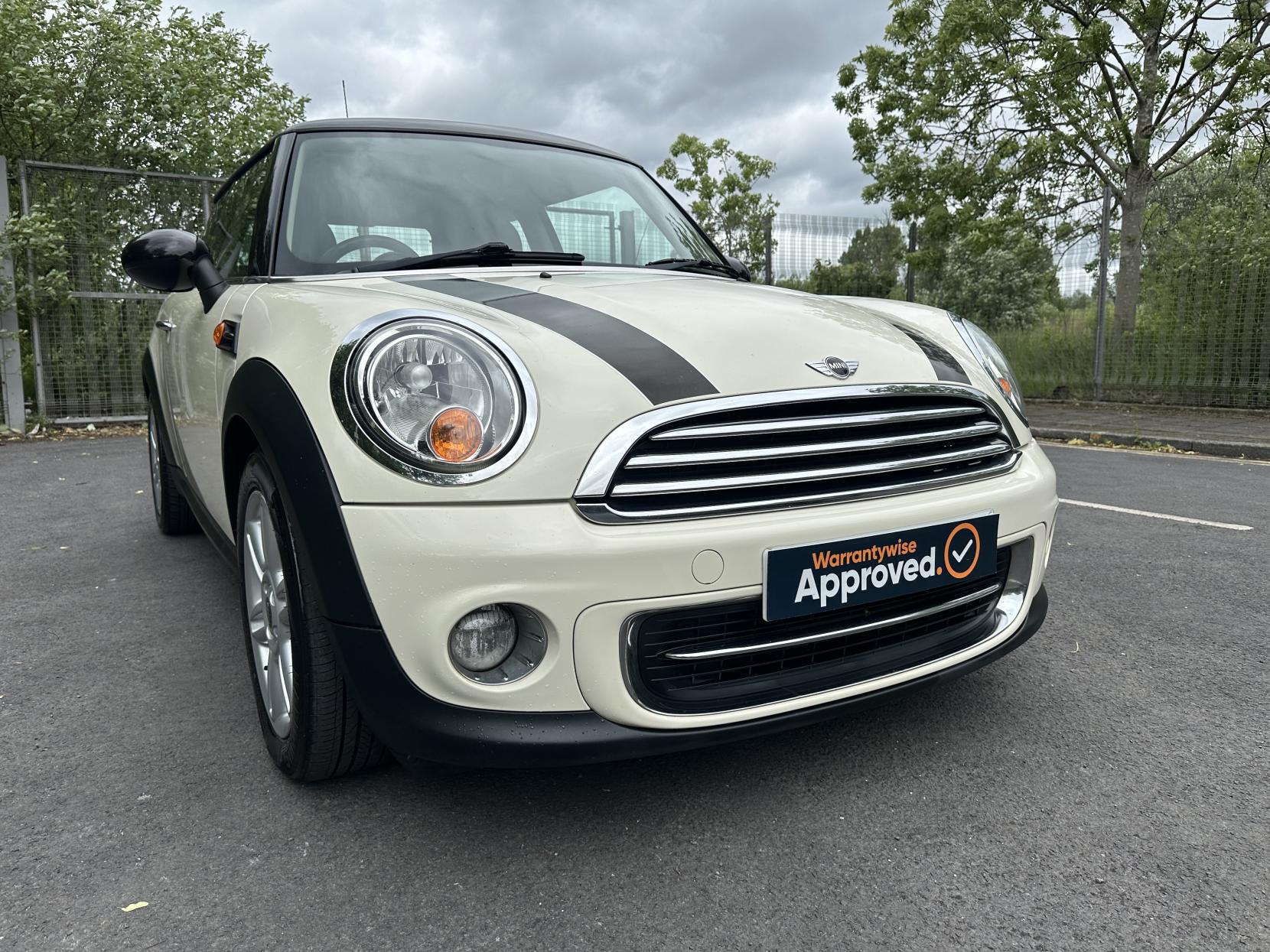 MINI Hatch 1.6 Cooper Hatchback 3dr Petrol Manual Euro 5 (s/s) (122 ps)