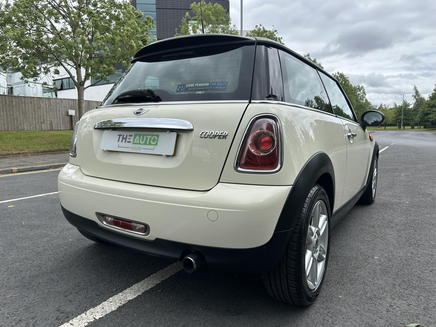 MINI Hatch 1.6 Cooper Hatchback 3dr Petrol Manual Euro 5 (s/s) (122 ps)