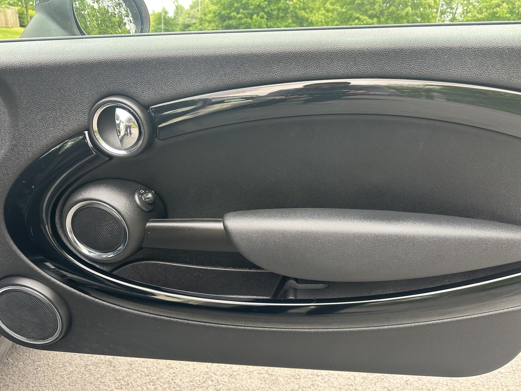 MINI Hatch 1.6 Cooper Hatchback 3dr Petrol Manual Euro 5 (s/s) (122 ps)