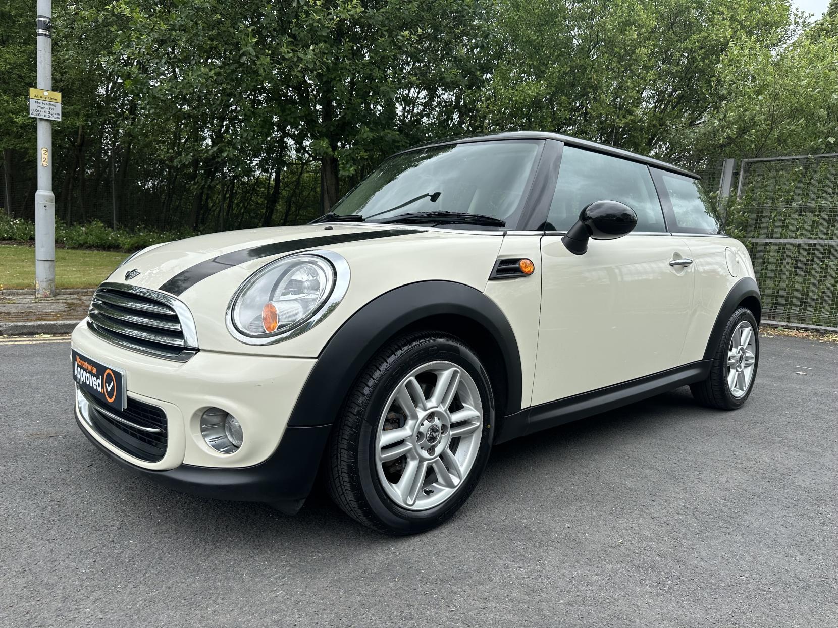 MINI Hatch 1.6 Cooper Hatchback 3dr Petrol Manual Euro 5 (s/s) (122 ps)