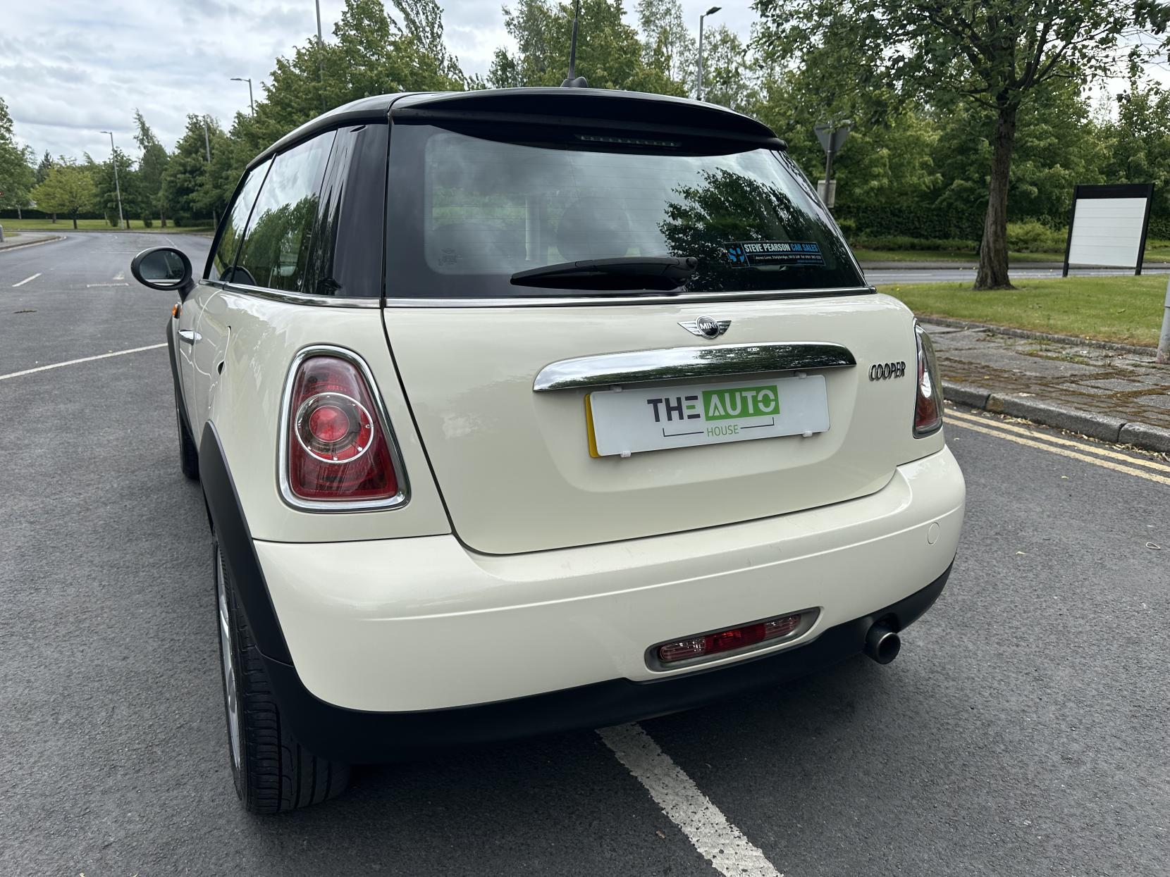 MINI Hatch 1.6 Cooper Hatchback 3dr Petrol Manual Euro 5 (s/s) (122 ps)