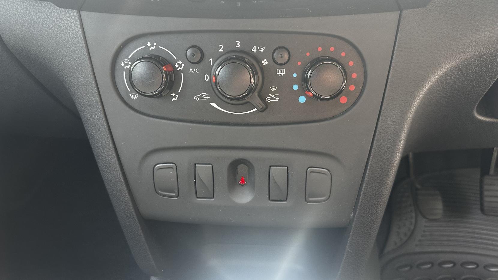 Dacia Sandero Stepway 0.9 TCe Ambiance Hatchback 5dr Petrol Manual Euro 6 (s/s) (90 ps)