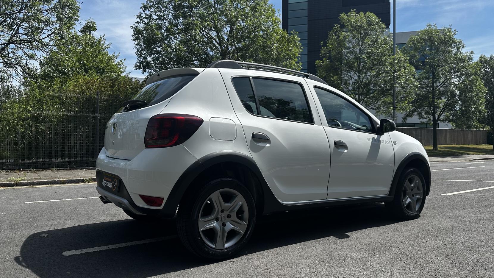 Dacia Sandero Stepway 0.9 TCe Ambiance Hatchback 5dr Petrol Manual Euro 6 (s/s) (90 ps)
