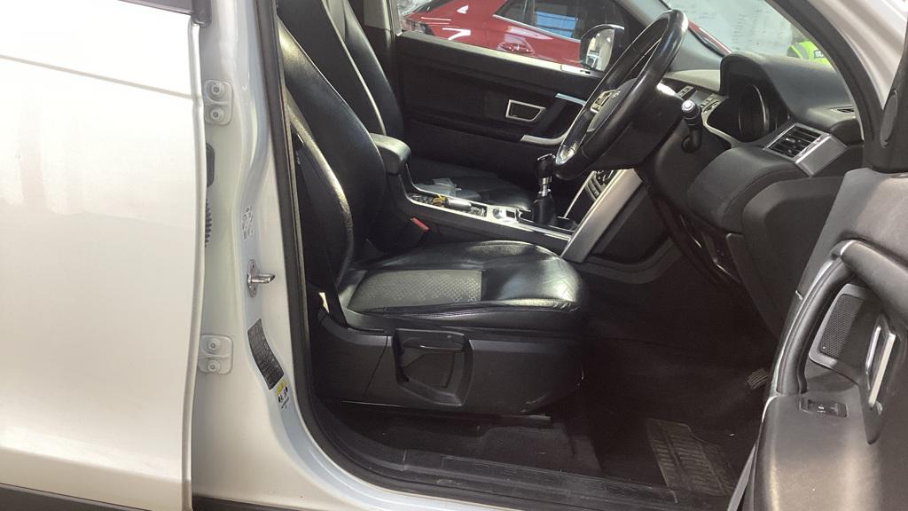 Land Rover Discovery Sport 2.0 TD4 SE Tech SUV 5dr Diesel Manual 4WD Euro 6 (s/s) (180 ps)