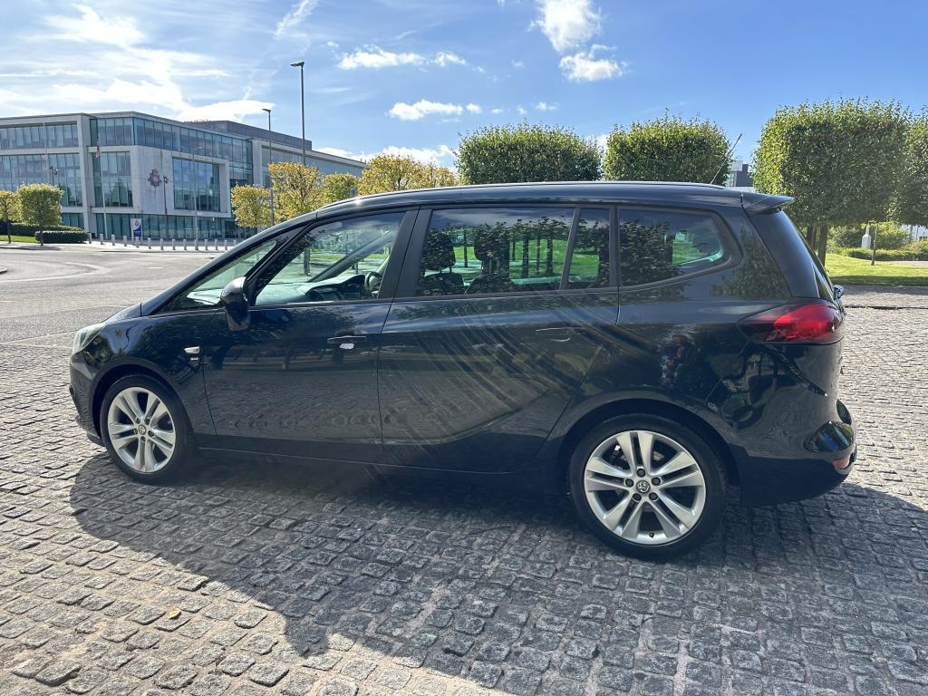 Vauxhall ZAFIRA MPV 1.4 SRI NAV 5DR Manual