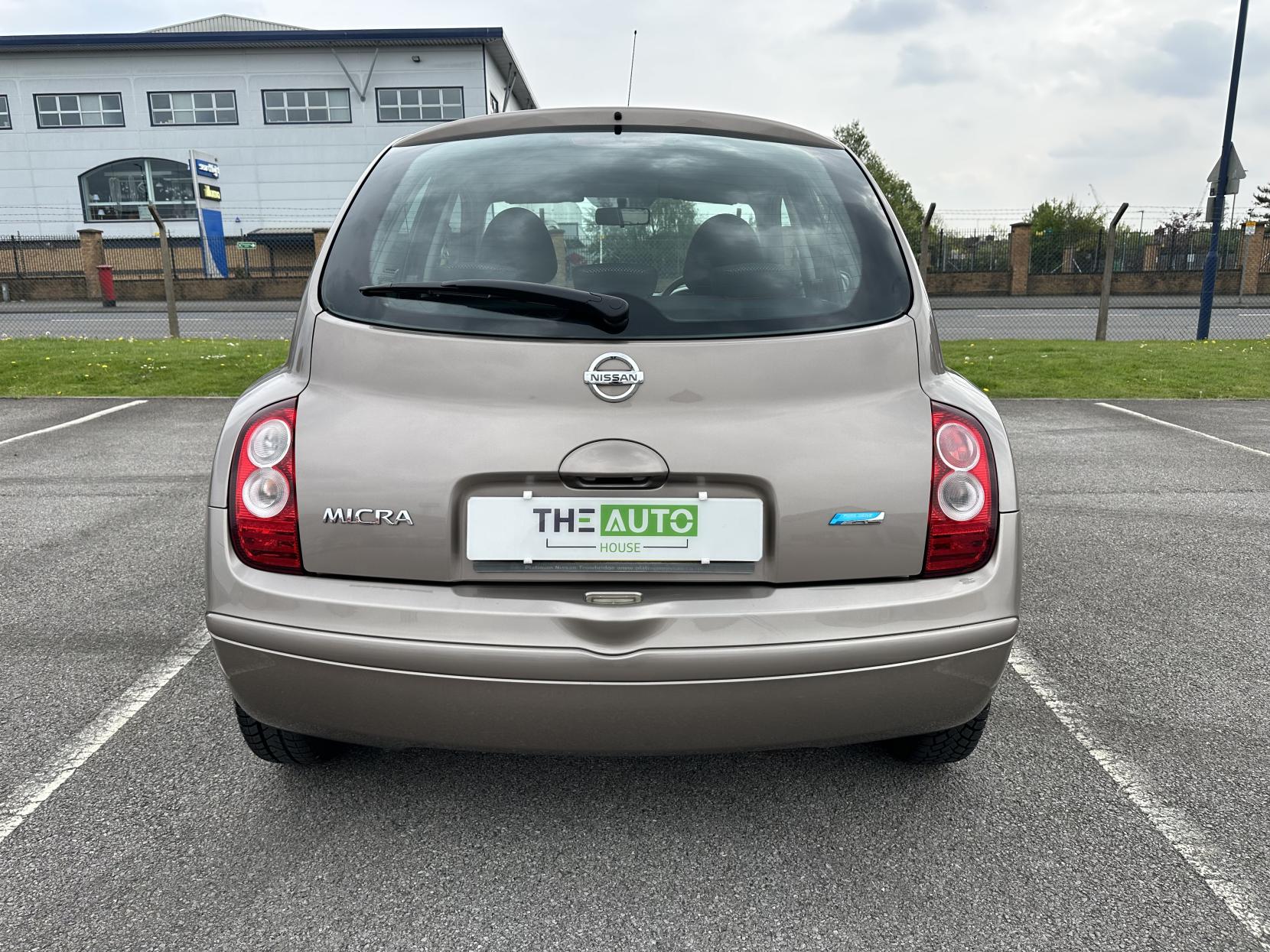 Nissan Micra 1.2 16v Visia Hatchback 5dr Petrol Manual (139 g/km, 79 bhp)