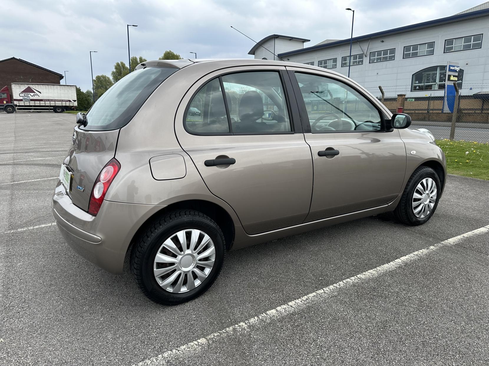 Nissan Micra 1.2 16v Visia Hatchback 5dr Petrol Manual (139 g/km, 79 bhp)