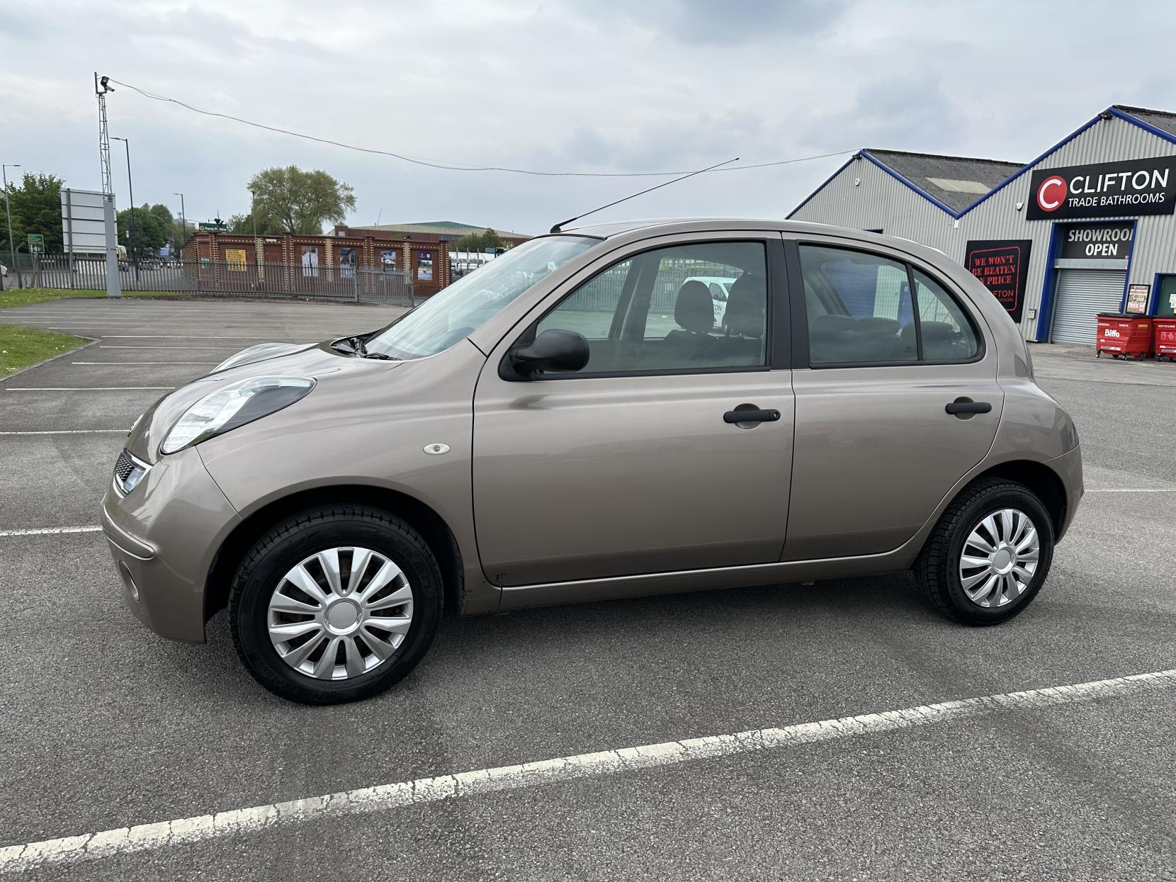 Nissan Micra 1.2 16v Visia Hatchback 5dr Petrol Manual (139 g/km, 79 bhp)