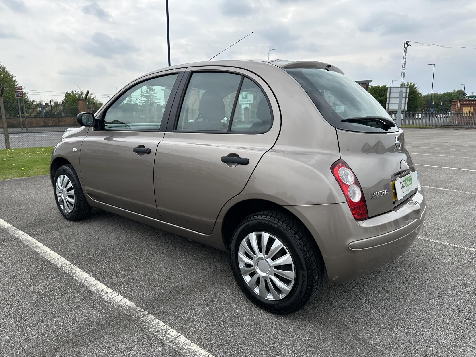 Nissan Micra 1.2 16v Visia Hatchback 5dr Petrol Manual (139 g/km, 79 bhp)