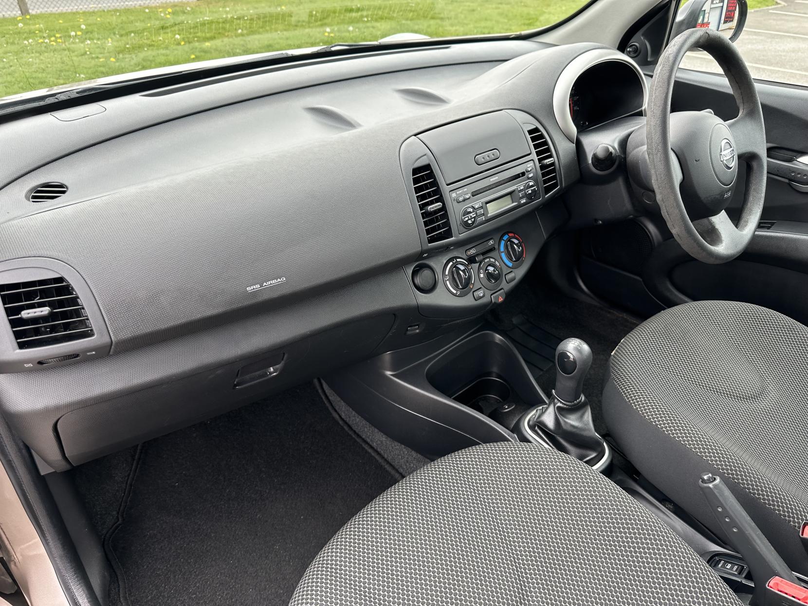 Nissan Micra 1.2 16v Visia Hatchback 5dr Petrol Manual (139 g/km, 79 bhp)