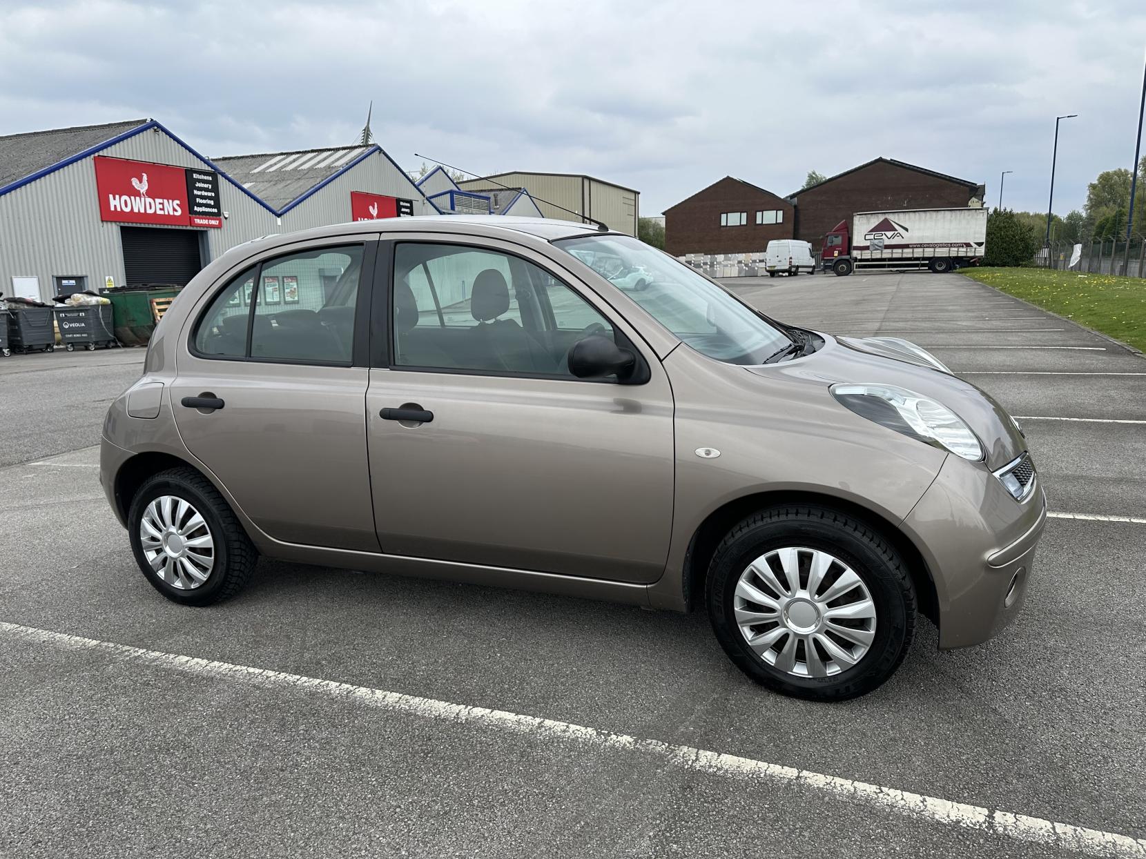 Nissan Micra 1.2 16v Visia Hatchback 5dr Petrol Manual (139 g/km, 79 bhp)
