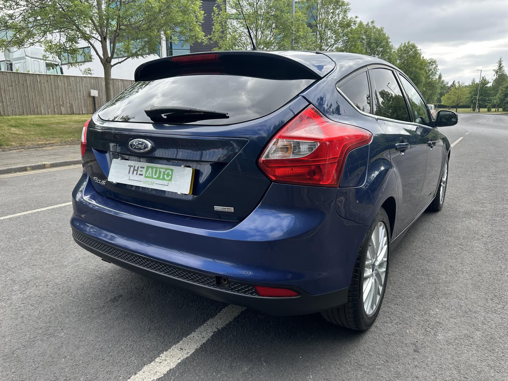 Ford Focus 1.0T EcoBoost Zetec Hatchback 5dr Petrol Manual Euro 5 (s/s) (100 ps)