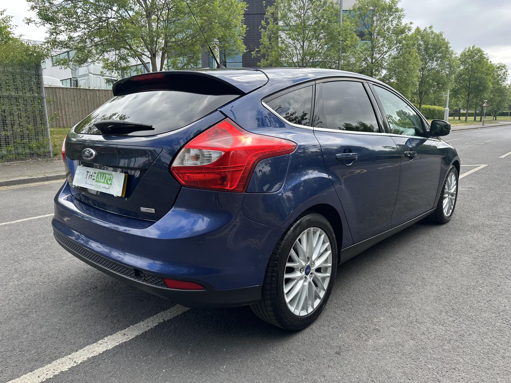 Ford Focus 1.0T EcoBoost Zetec Hatchback 5dr Petrol Manual Euro 5 (s/s) (100 ps)