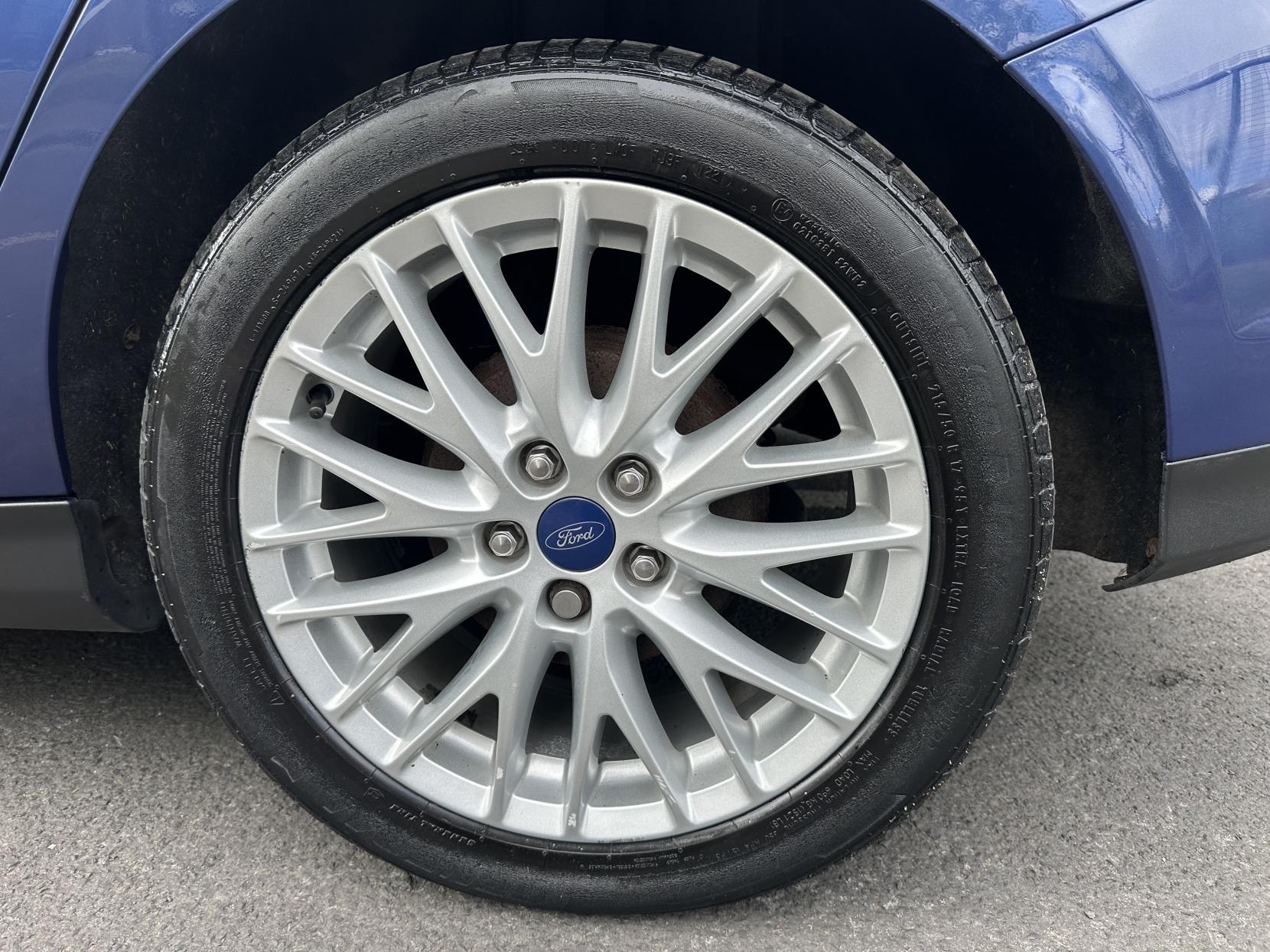 Ford Focus 1.0T EcoBoost Zetec Hatchback 5dr Petrol Manual Euro 5 (s/s) (100 ps)