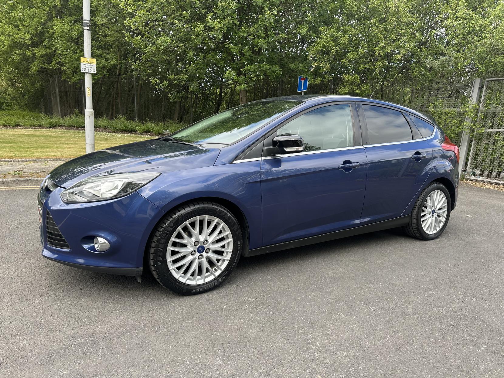 Ford Focus 1.0T EcoBoost Zetec Hatchback 5dr Petrol Manual Euro 5 (s/s) (100 ps)