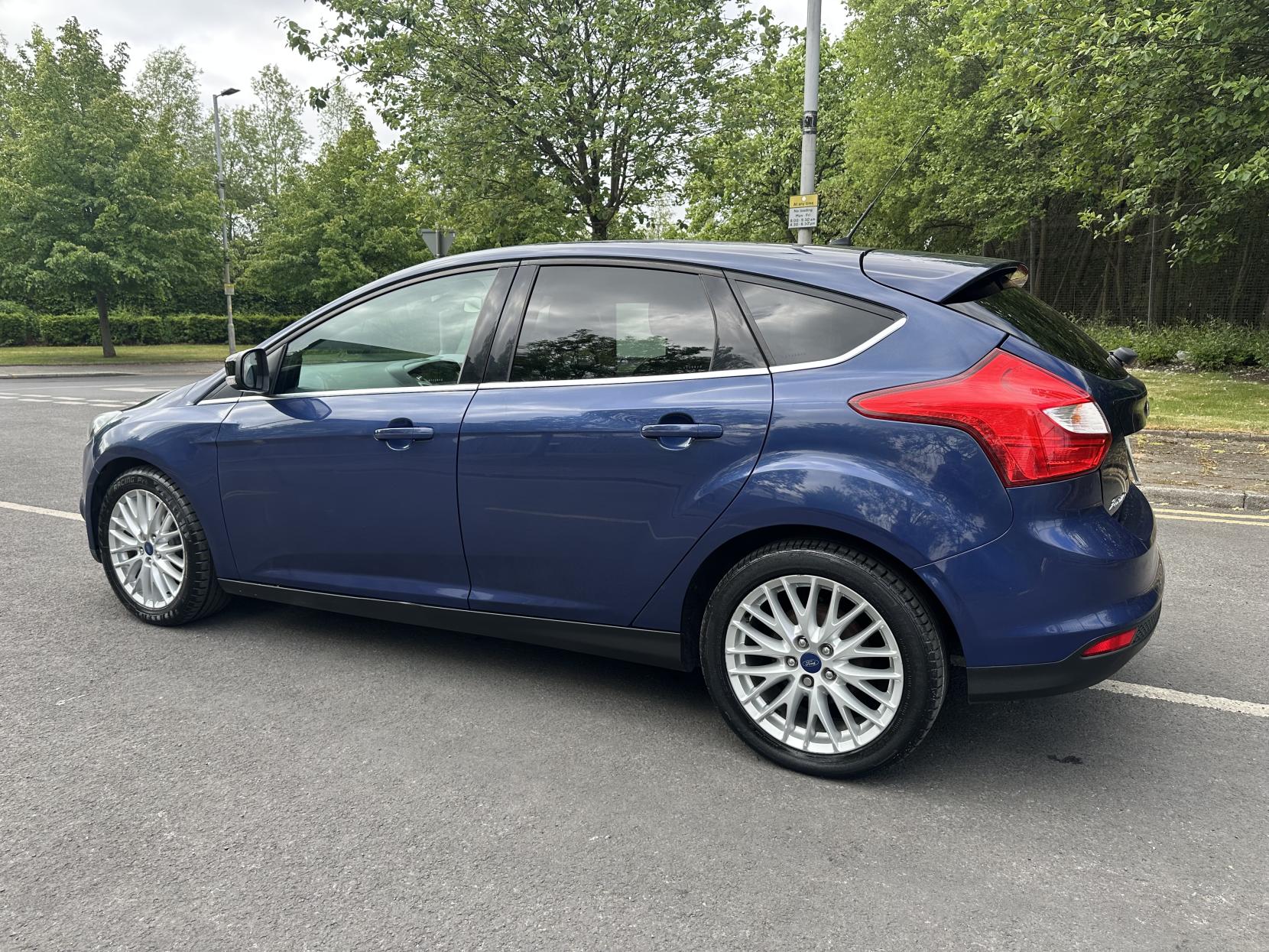 Ford Focus 1.0T EcoBoost Zetec Hatchback 5dr Petrol Manual Euro 5 (s/s) (100 ps)