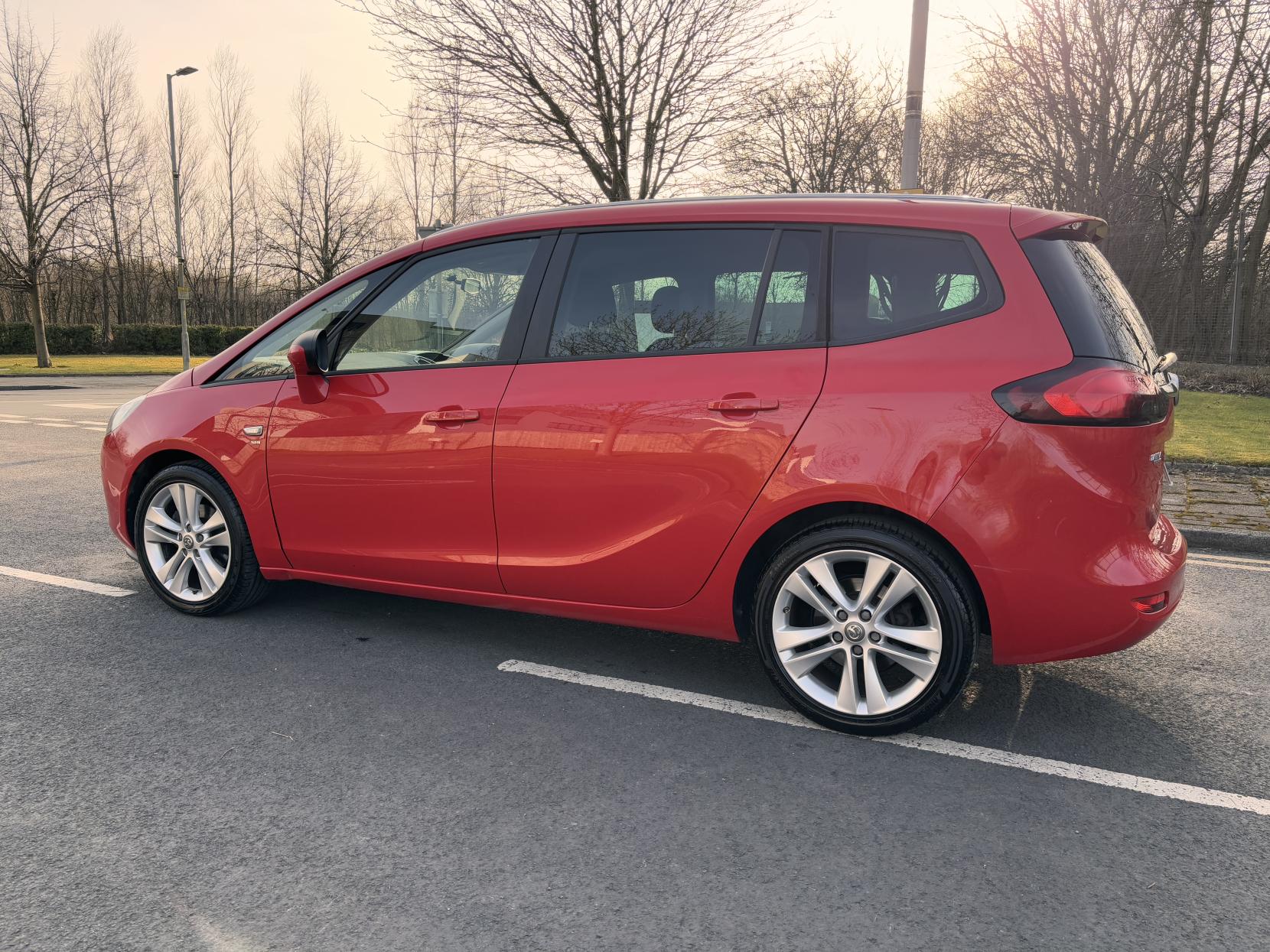 Vauxhall Zafira Tourer 1.4i Turbo SRi MPV 5dr Petrol Auto Euro 6 (140 ps)