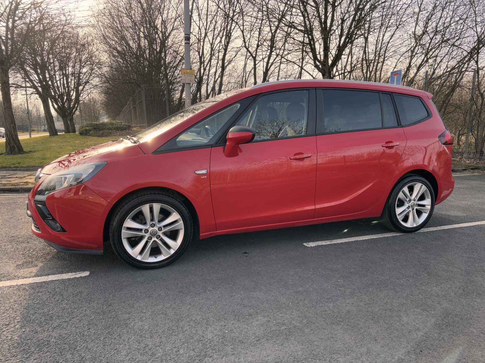 Vauxhall Zafira Tourer 1.4i Turbo SRi MPV 5dr Petrol Auto Euro 6 (140 ps)