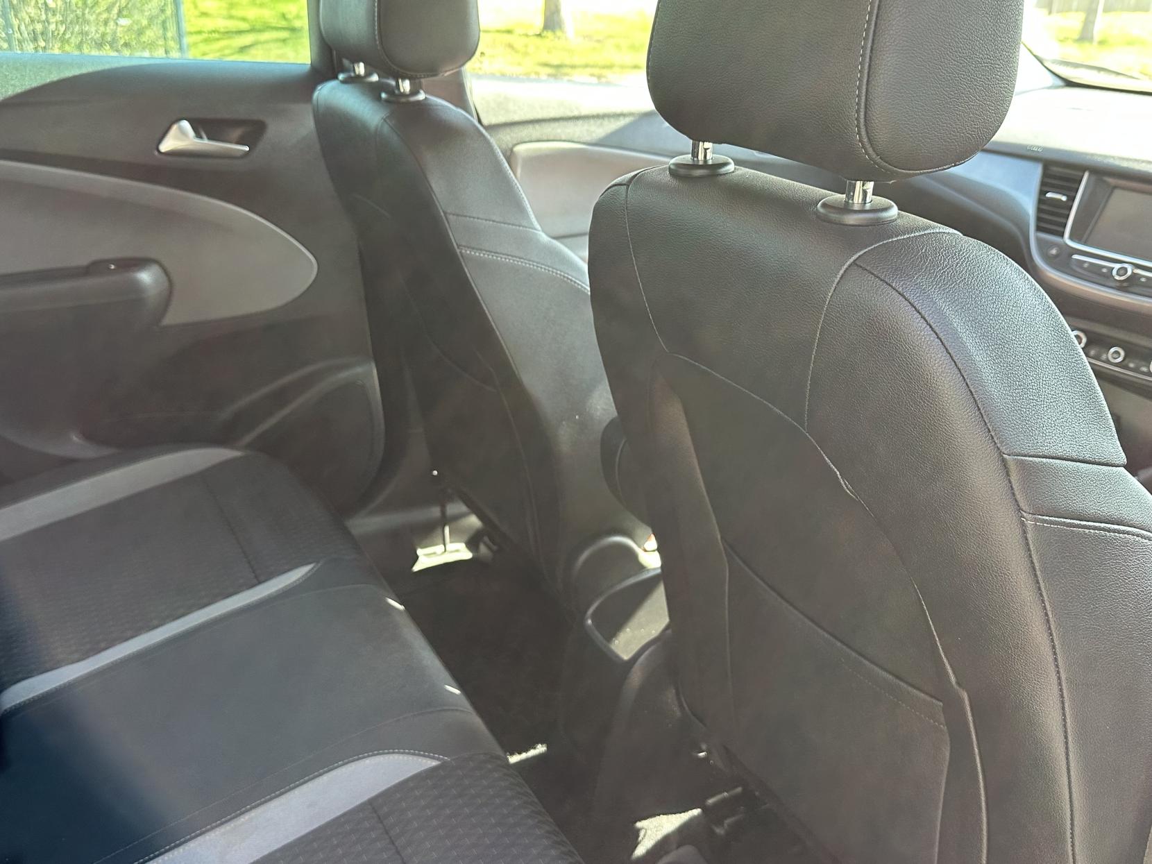 Vauxhall Crossland X 1.2 Elite SUV 5dr Petrol Manual Euro 6 (83 ps)