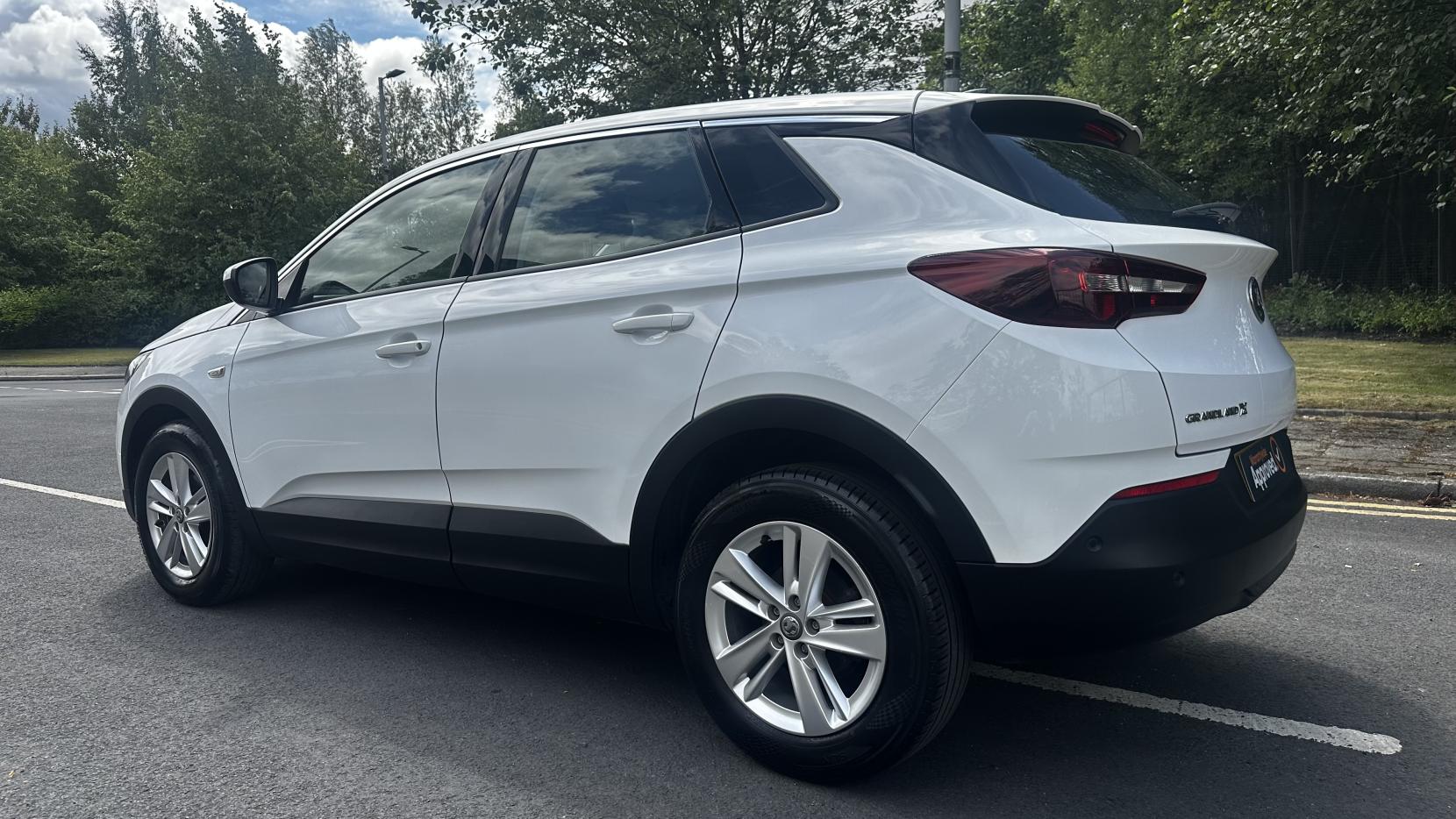 Vauxhall Grandland X 1.2 Turbo Business Edition Nav SUV 5dr Petrol Manual Euro 6 (s/s) (130 ps)