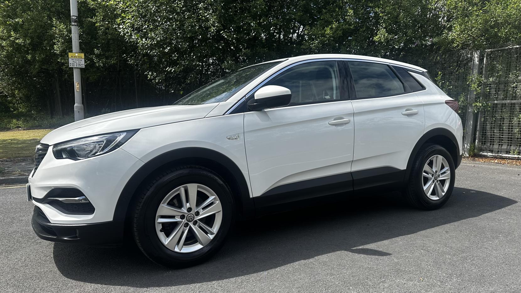 Vauxhall Grandland X 1.2 Turbo Business Edition Nav SUV 5dr Petrol Manual Euro 6 (s/s) (130 ps)