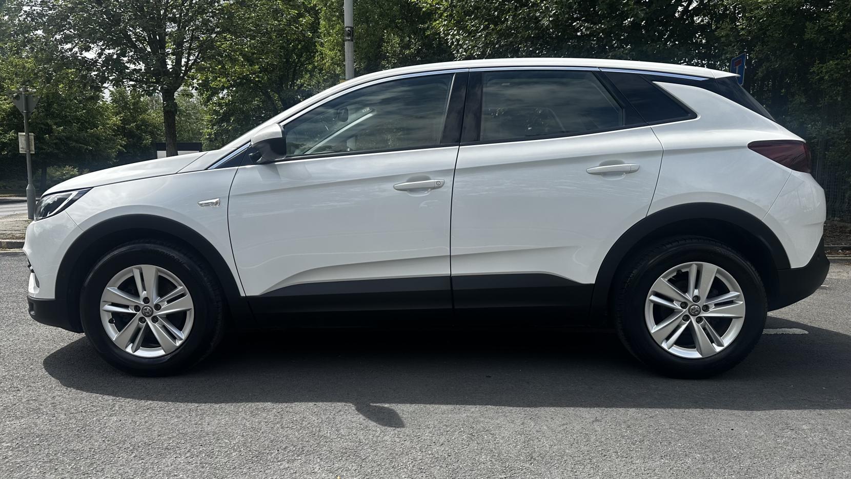 Vauxhall Grandland X 1.2 Turbo Business Edition Nav SUV 5dr Petrol Manual Euro 6 (s/s) (130 ps)