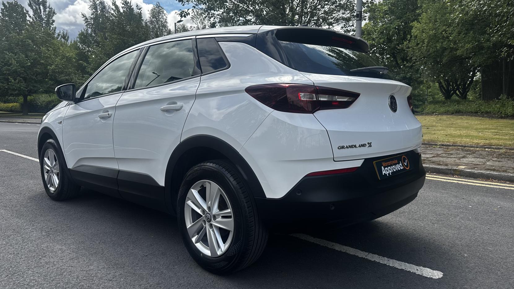 Vauxhall Grandland X 1.2 Turbo Business Edition Nav SUV 5dr Petrol Manual Euro 6 (s/s) (130 ps)