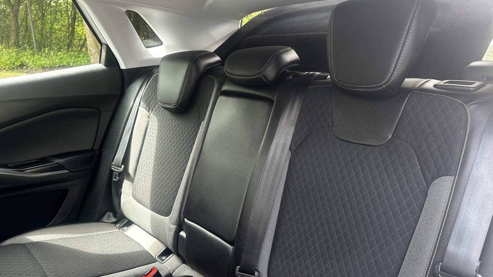 Vauxhall Grandland X 1.2 Turbo Business Edition Nav SUV 5dr Petrol Manual Euro 6 (s/s) (130 ps)
