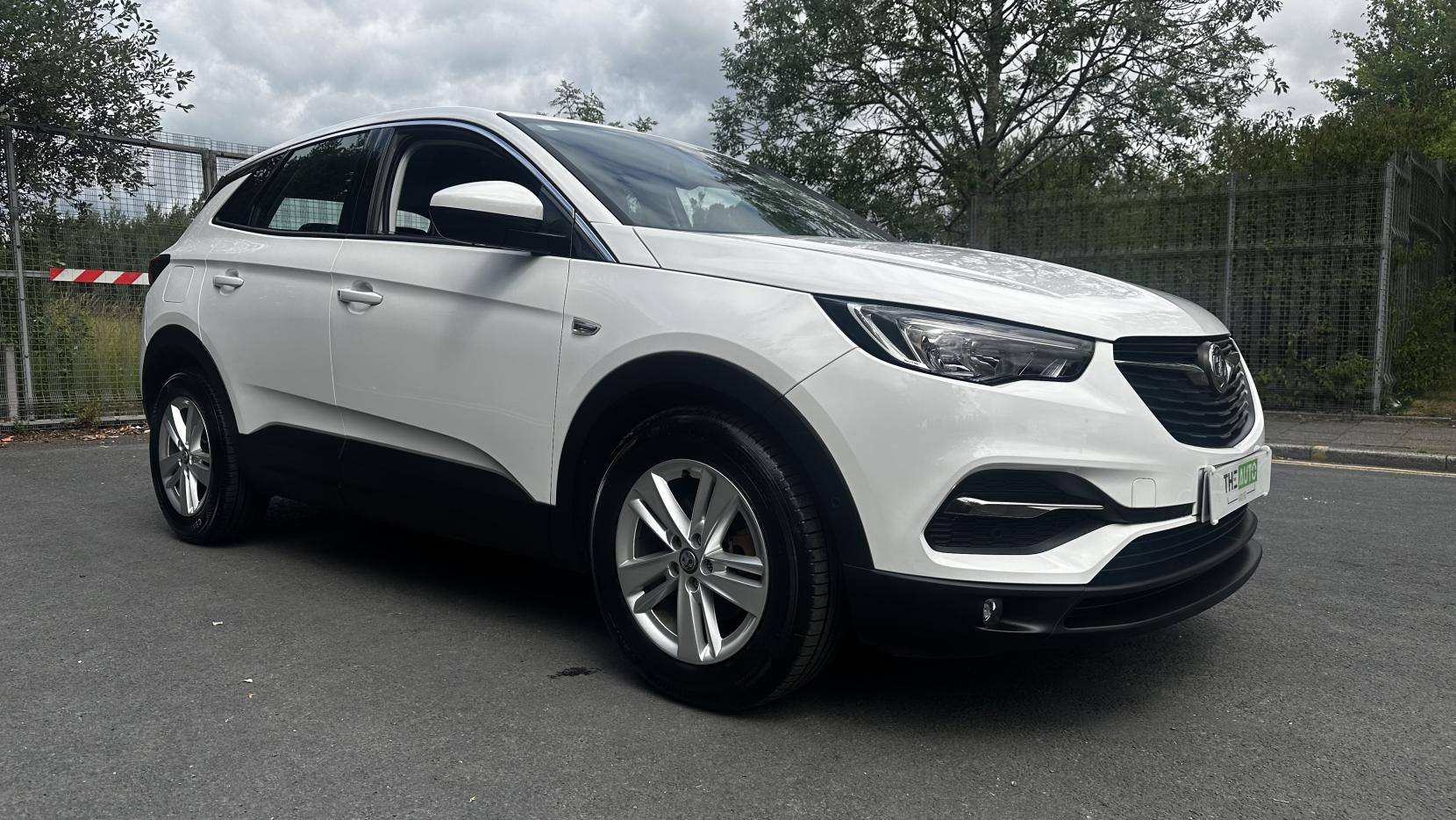 Vauxhall Grandland X 1.2 Turbo Business Edition Nav SUV 5dr Petrol Manual Euro 6 (s/s) (130 ps)
