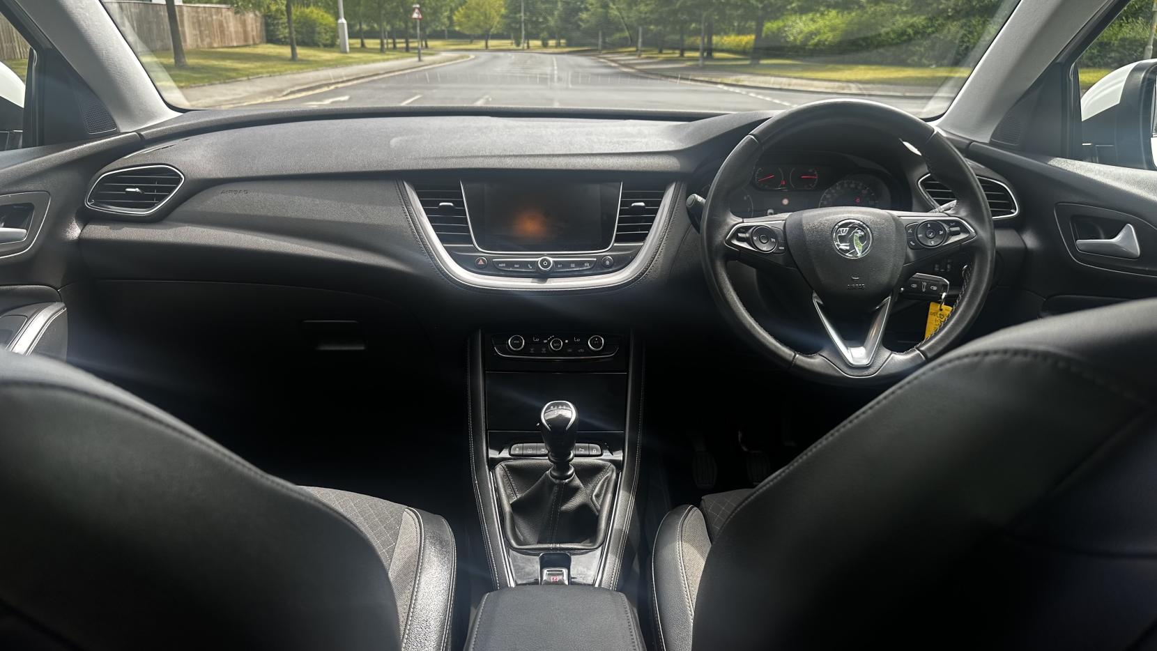Vauxhall Grandland X 1.2 Turbo Business Edition Nav SUV 5dr Petrol Manual Euro 6 (s/s) (130 ps)