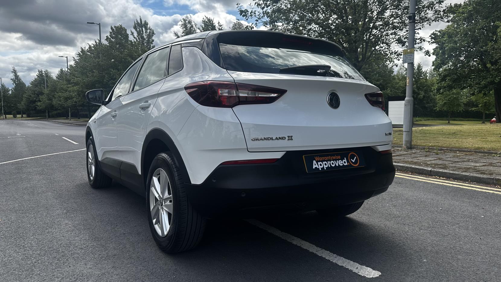 Vauxhall Grandland X 1.2 Turbo Business Edition Nav SUV 5dr Petrol Manual Euro 6 (s/s) (130 ps)