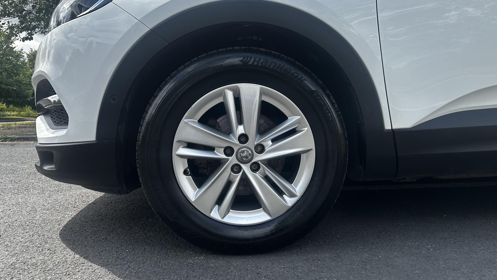 Vauxhall Grandland X 1.2 Turbo Business Edition Nav SUV 5dr Petrol Manual Euro 6 (s/s) (130 ps)