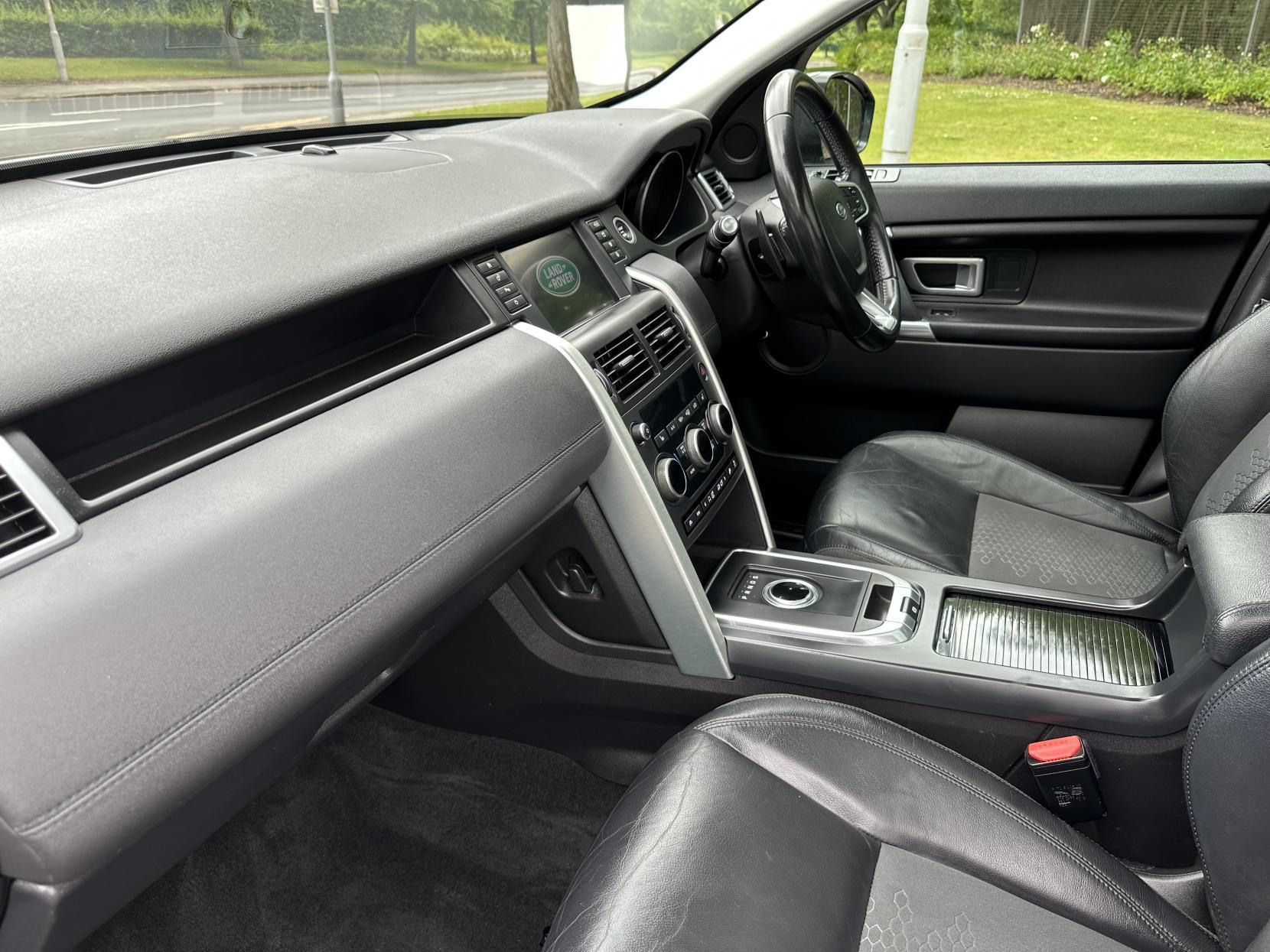 Land Rover Discovery Sport 2.0 TD4 SE Tech SUV 5dr Diesel Auto 4WD Euro 6 (s/s) (180 ps)