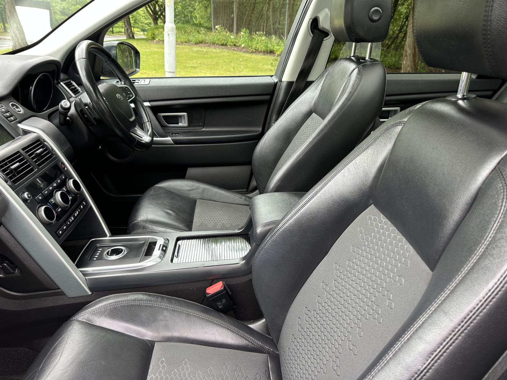 Land Rover Discovery Sport 2.0 TD4 SE Tech SUV 5dr Diesel Auto 4WD Euro 6 (s/s) (180 ps)