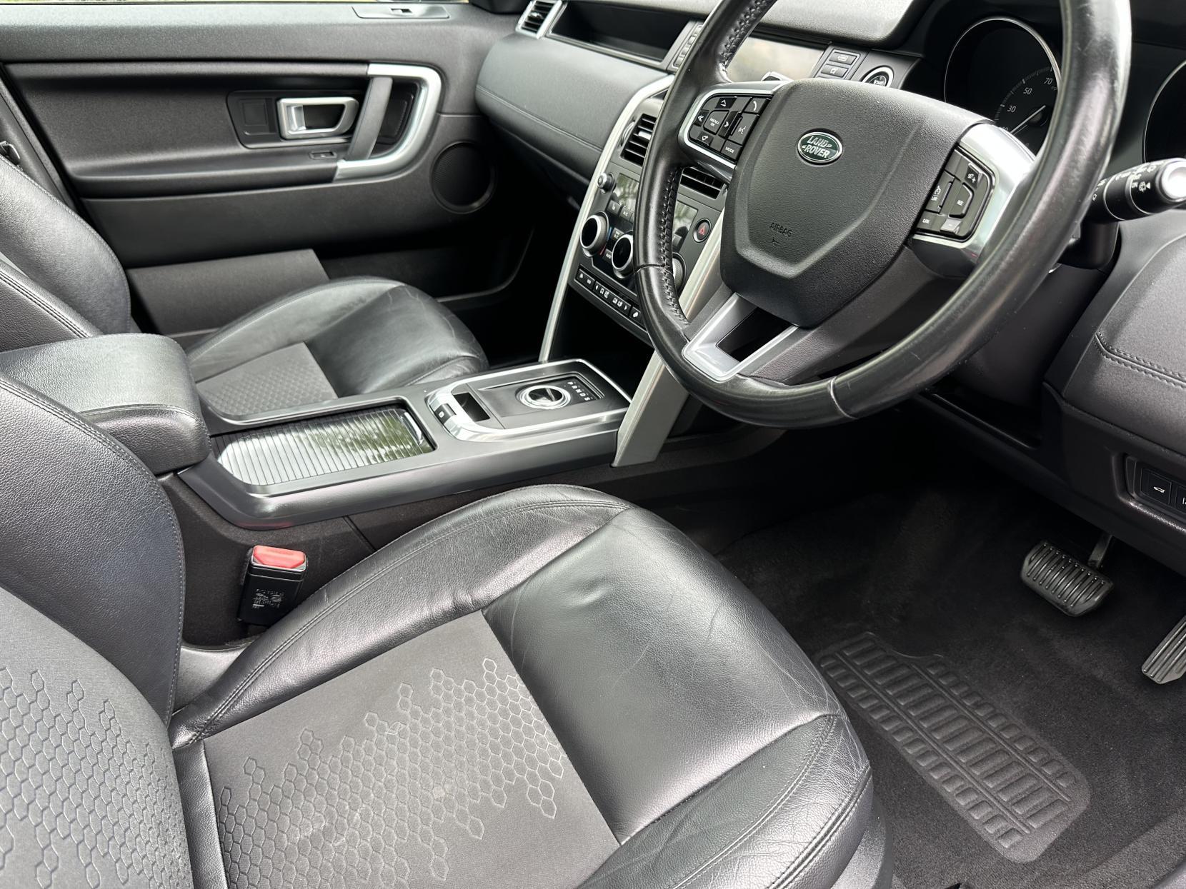 Land Rover Discovery Sport 2.0 TD4 SE Tech SUV 5dr Diesel Auto 4WD Euro 6 (s/s) (180 ps)
