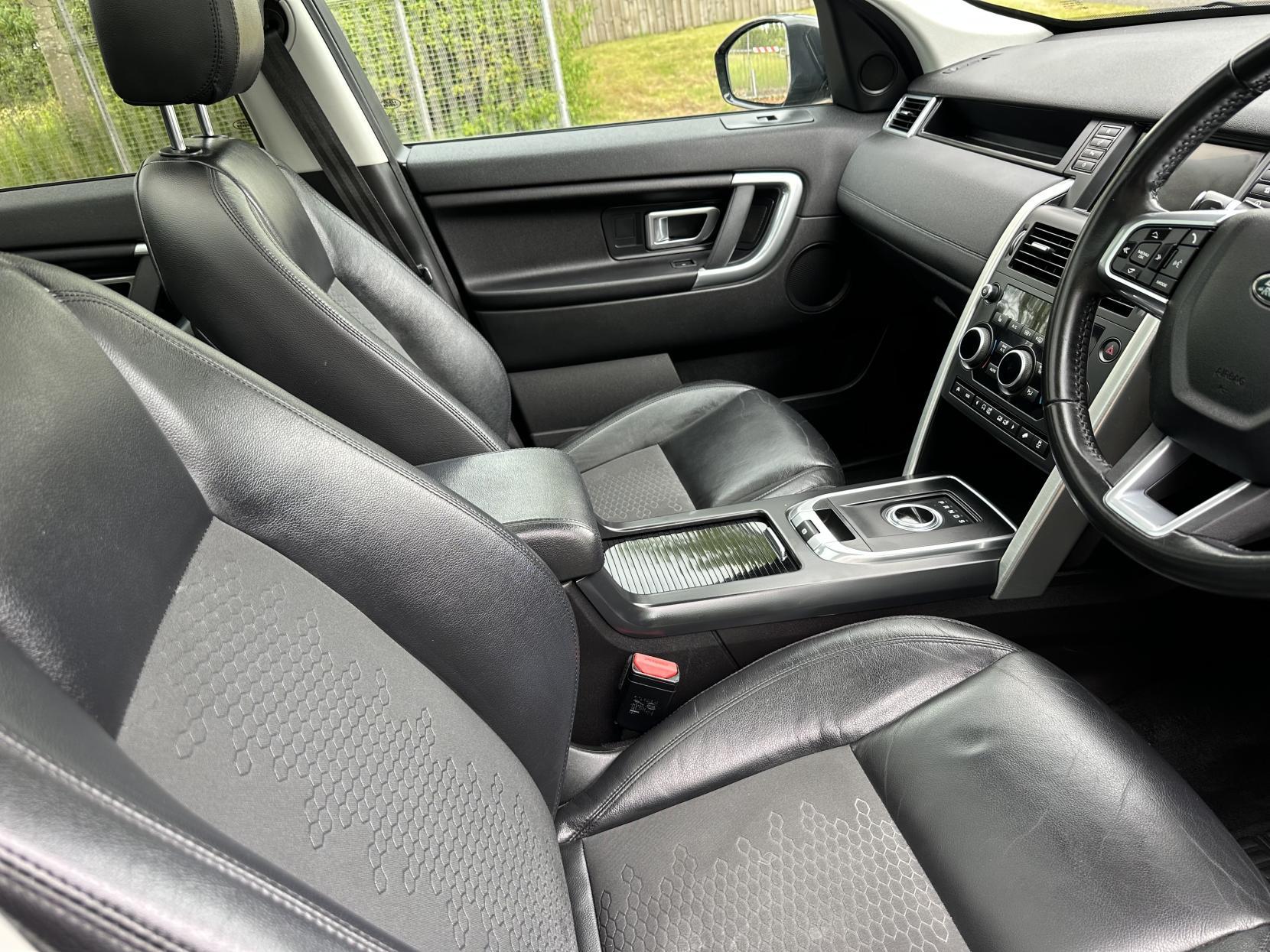 Land Rover Discovery Sport 2.0 TD4 SE Tech SUV 5dr Diesel Auto 4WD Euro 6 (s/s) (180 ps)