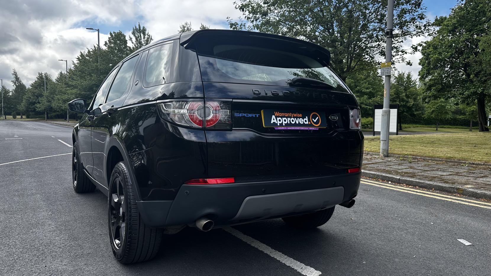Land Rover Discovery Sport 2.0 TD4 SE SUV 5dr Diesel Manual 4WD Euro 6 (s/s) (5 Seat) (150 ps)