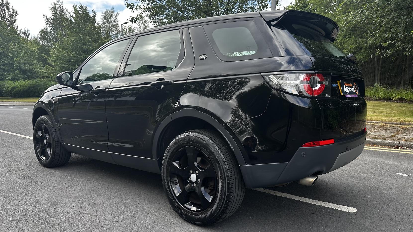 Land Rover Discovery Sport 2.0 TD4 SE SUV 5dr Diesel Manual 4WD Euro 6 (s/s) (5 Seat) (150 ps)